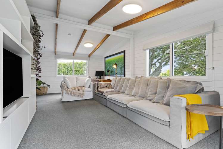 1/2 Springbank Lane Te Atatu Peninsula_7