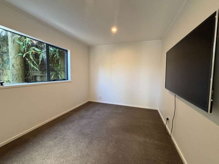 1109 Huia Road Huia_10