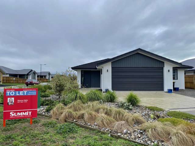 Modern Living in Sought After Neighbourhood
