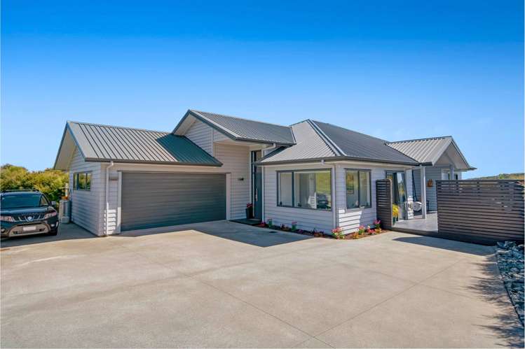 242 Hillcrest Road Wainui_23