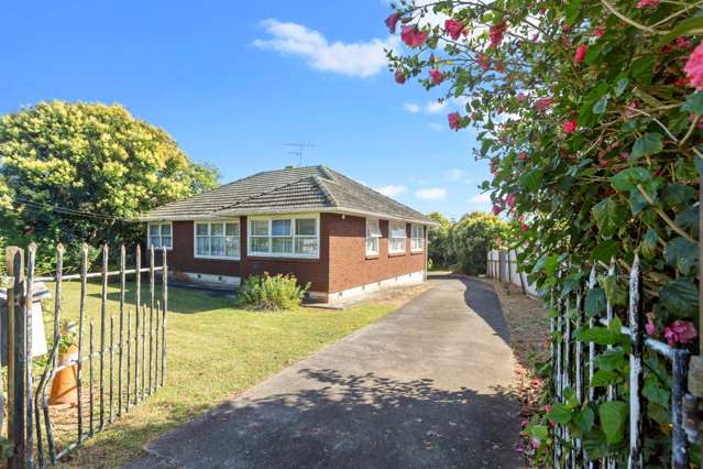 26 Crown Crescent Otara_1