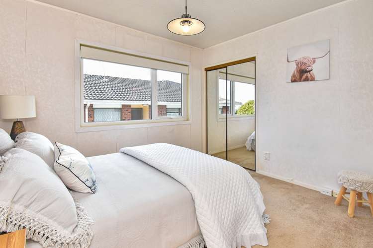 7 Deodar Place Totara Heights_11