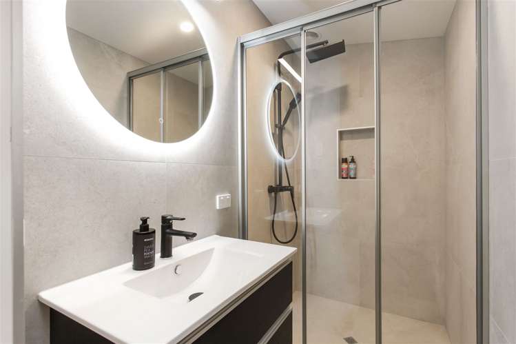 102 Idris Road Bryndwr_17