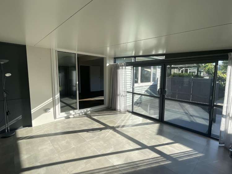 235 Knowles Street 1544_7