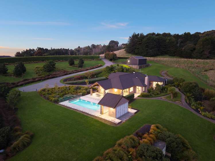 359 MacWhinney Drive Drury_12