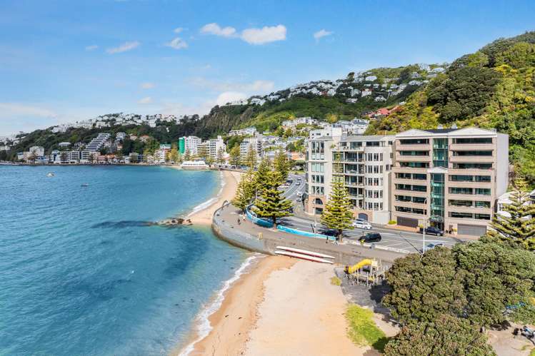 9/166 Oriental Parade Wellington Region_4