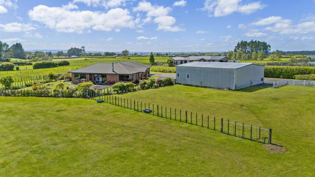 Spacious Semi-Rural Home PLUS sheds!