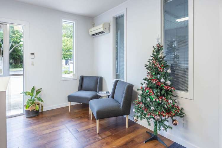 1-2/11 Clifton Road Hamilton Central_6