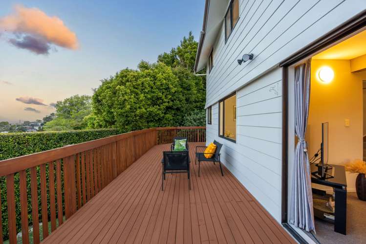 2/70 Ayton Drive Totara Vale_18