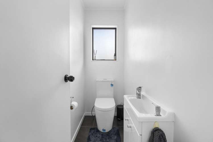 7a Huia Avenue Forest Lake_13