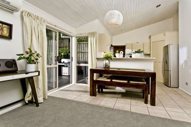 2/17 Aorangi Place Birkenhead_4