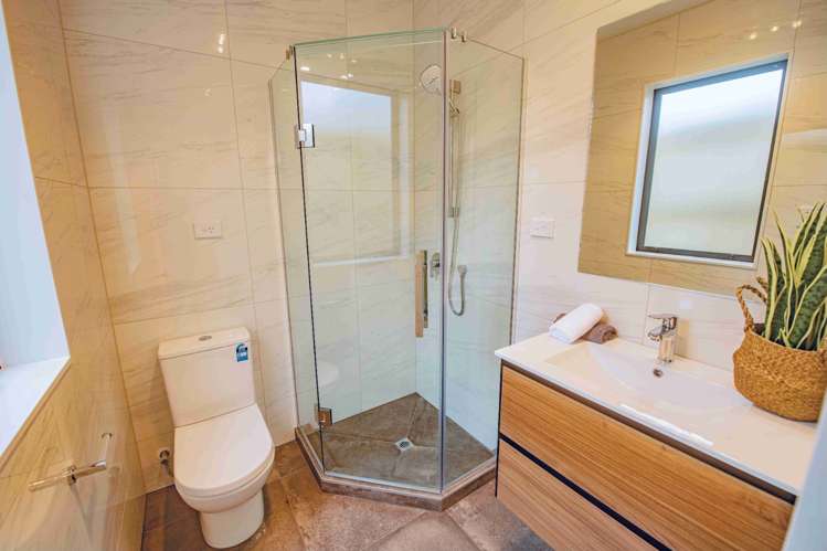 81 Thomas Road Flat Bush_17