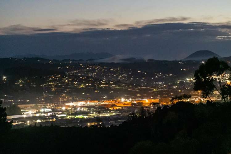 118 Memorial Drive Parahaki_24