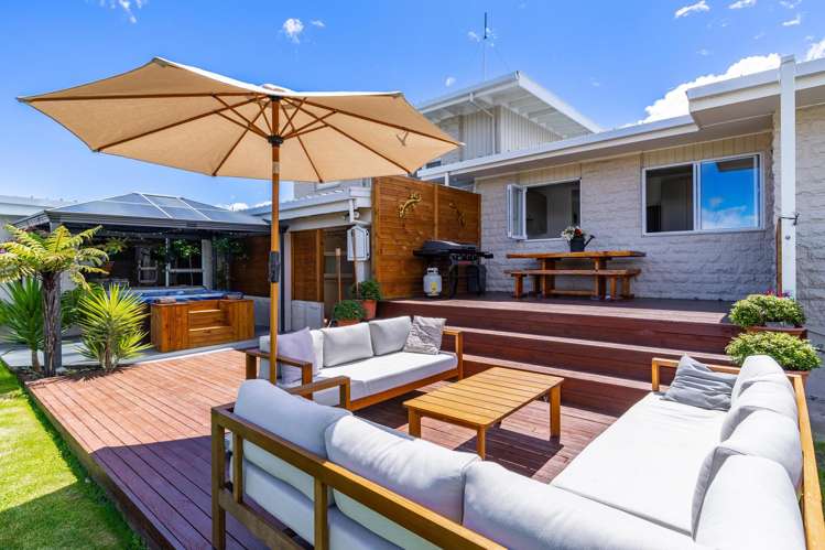 8 Newbourne Crescent Redwoodtown_24