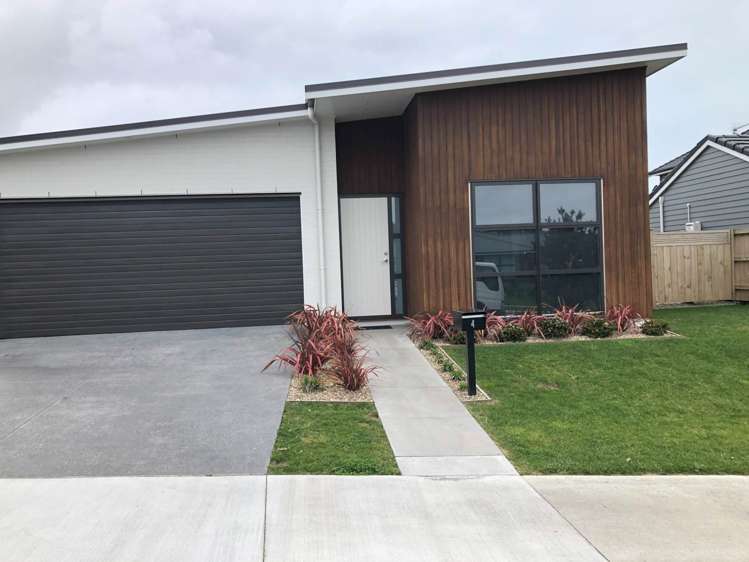 4 Taikura Avenue Red Beach_5