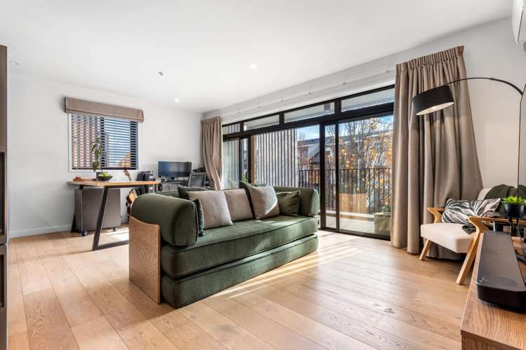2/163 Hobsonville Point Road_0