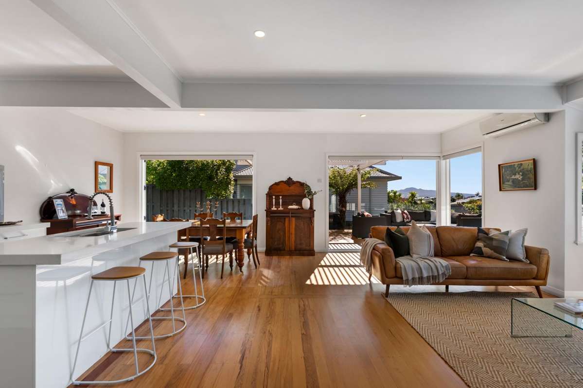 2/52 Rukutai Street_1