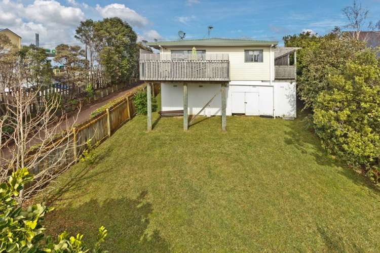 8 Target Road Totara Vale_15