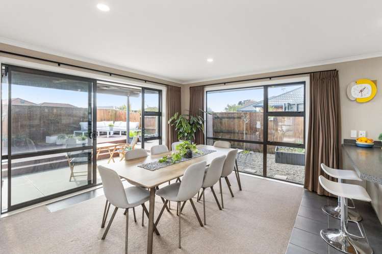 7 Medallion Court Kelvin Grove_11