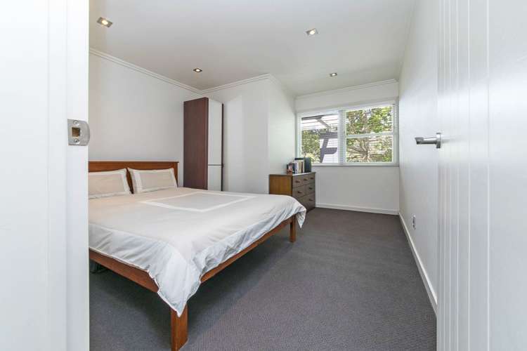 35 Derwent Crescent Titirangi_10