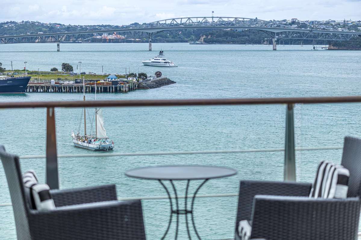 61/143 Quay Street_3