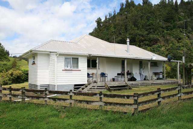 3180 Mokau Road Ahititi_4