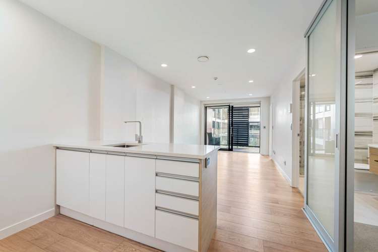 203/10 Lion Place Epsom_6