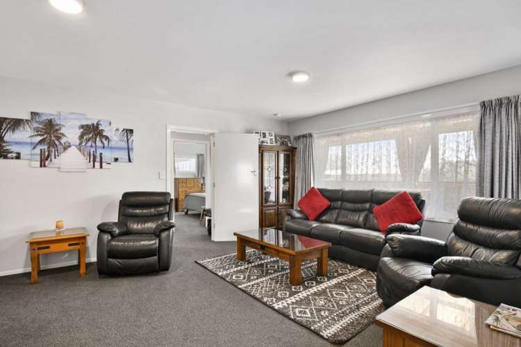 17 Tennyson Crescent Stoke_1