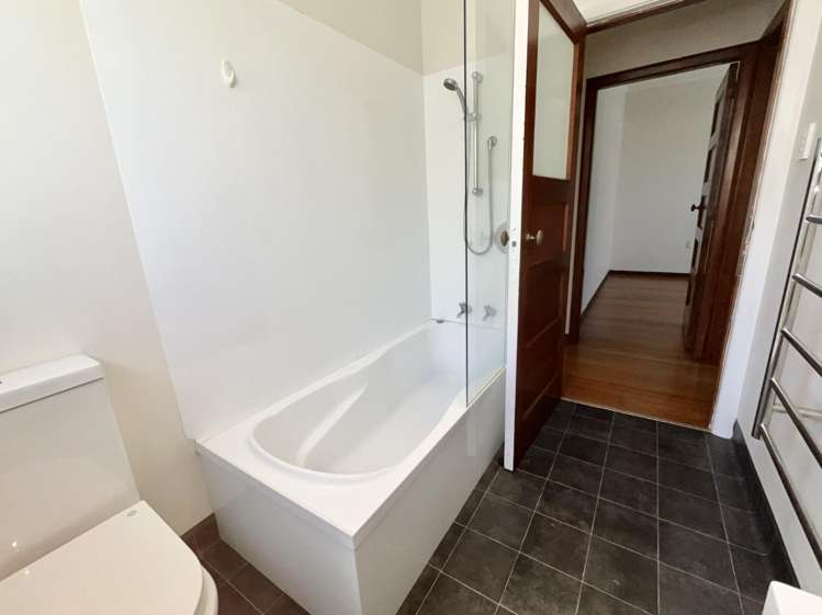  17 Hall Crescent Epuni_10