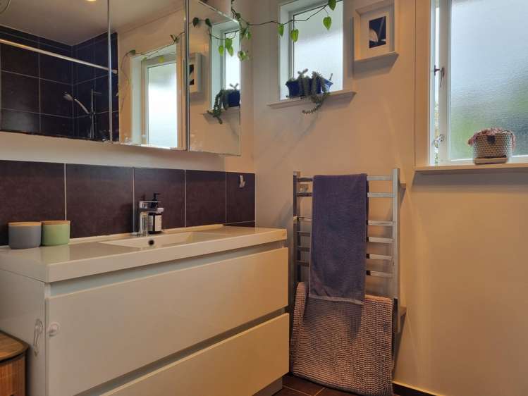 10 Bristol Avenue Brookfield_9