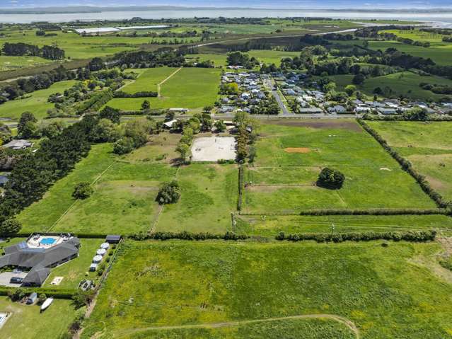 101 McRobbie Road Kingseat_4