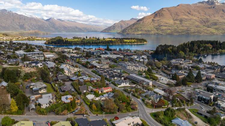 61 Hallenstein Street Queenstown_2