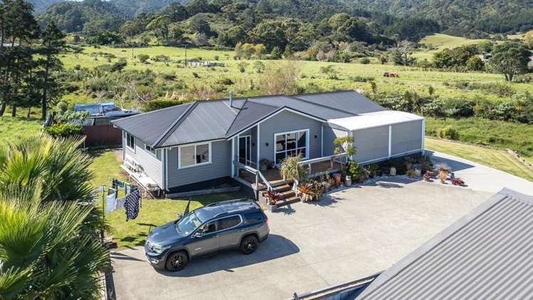 905 Tiki Road_3