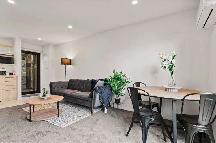 9I/10 Fathom Place Te Atatu Peninsula_8