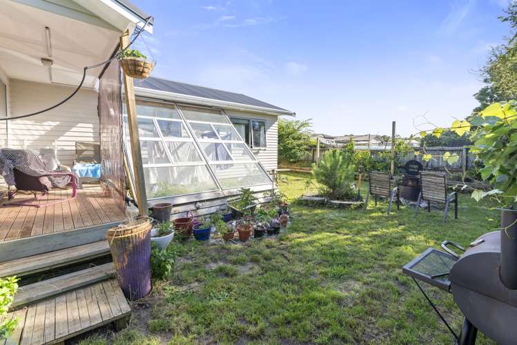 16 Mahanga Road Fairy Springs_11