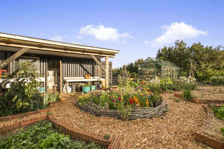 24b Bethells Road Waitakere_21