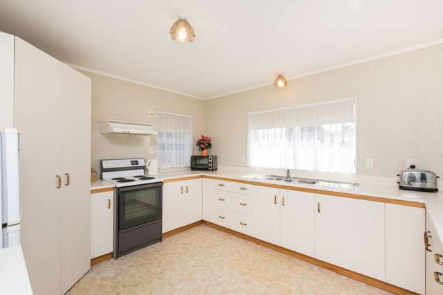 106 Edinburgh Street Pukekohe_4