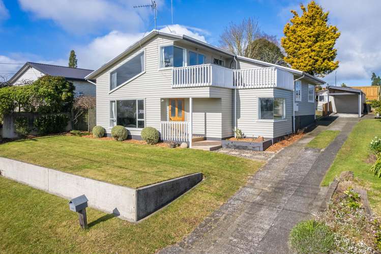 1377 Rewi Street_0