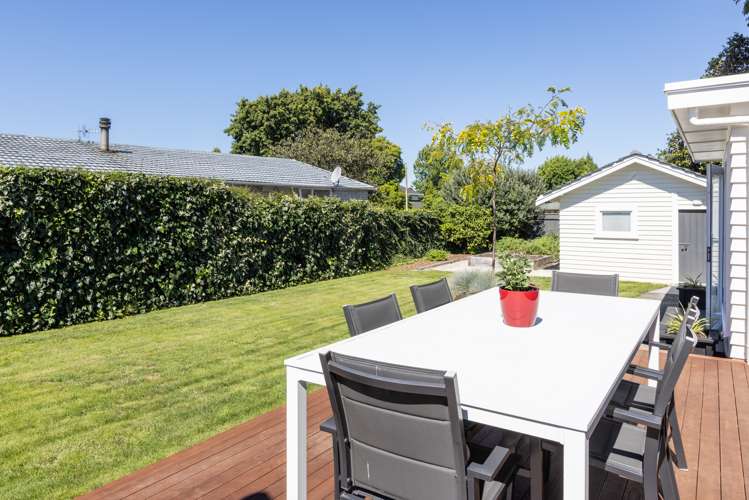 100 Frimley Avenue Frimley_13