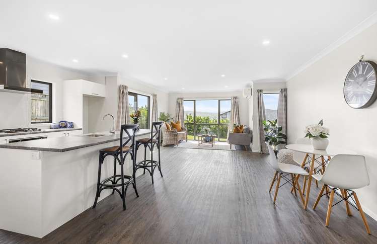 84 Endeavour Drive Whitby_2