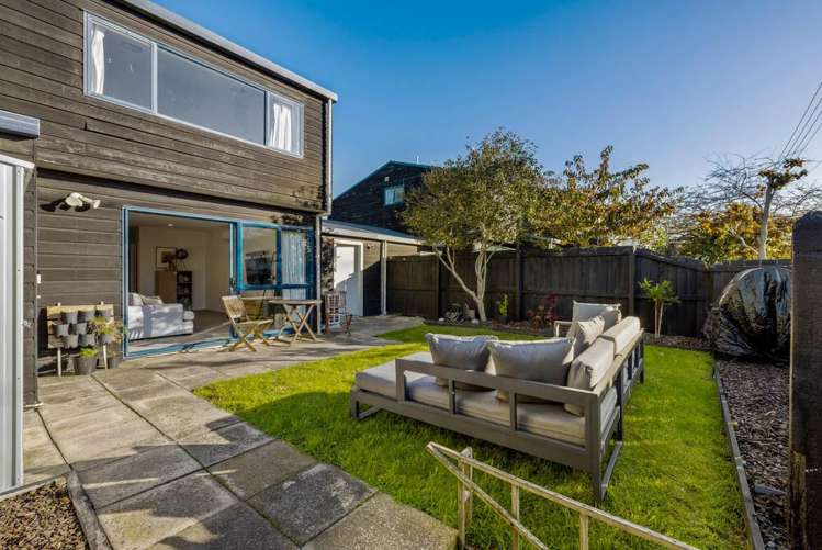 2/66 Clare Road_1