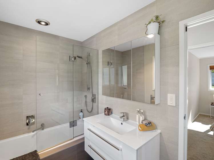 8 Capricorn Place Browns Bay_13