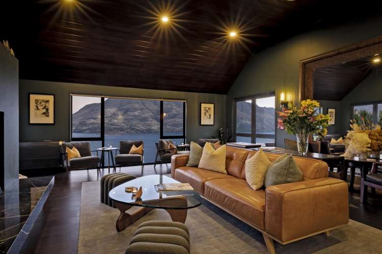 21 & 23 MacKinnon Terrace Sunshine Bay_4