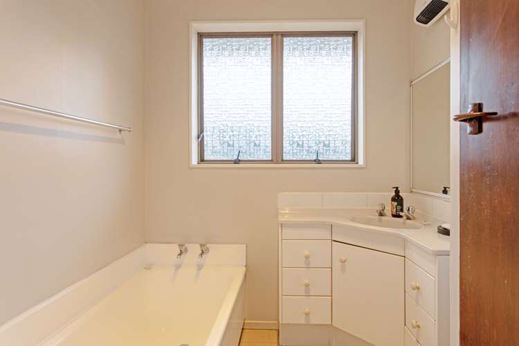 4 Stiles Avenue Waipukurau and Surrounds_9