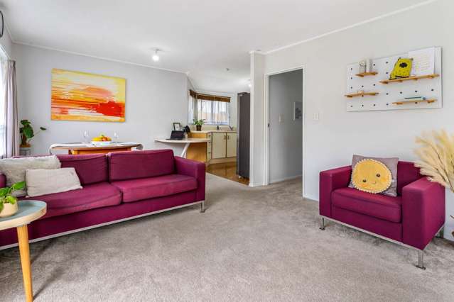2/5 Newington Road Henderson_2