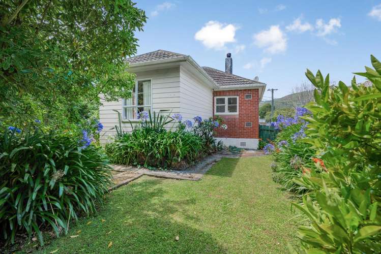 49 Pilcher Crescent Naenae_15