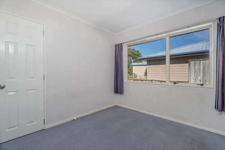 33 Hawk Hill Crescent Cooks Beach_18