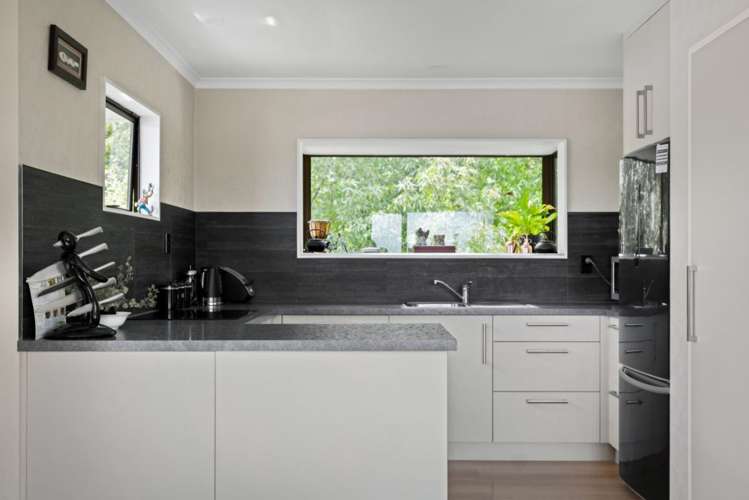 2/10 Chisnall Street Stoke_6