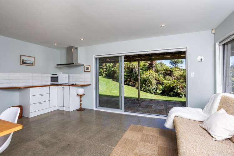 296 Piha Road Piha_23