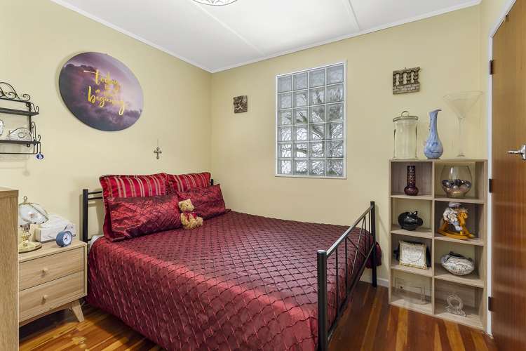 5 Beverley Grove Paparangi_10